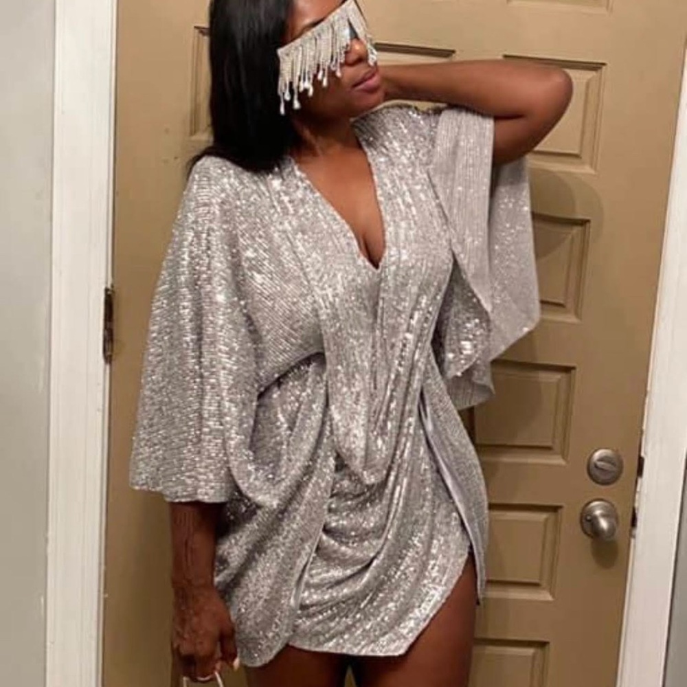 Stunning Silver Backless Women's Dress